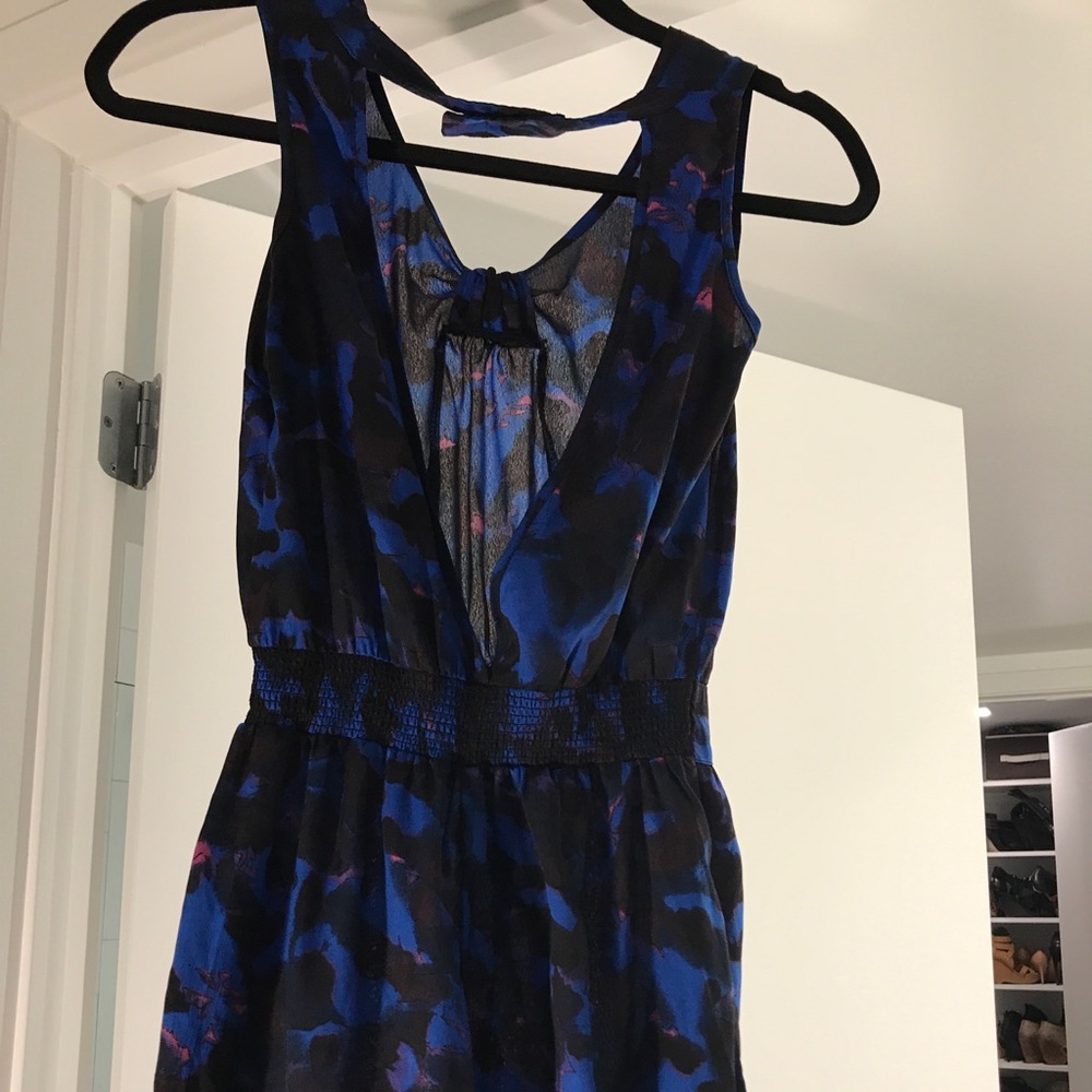 Summer Romper! 💙 Blue and open back 🥰